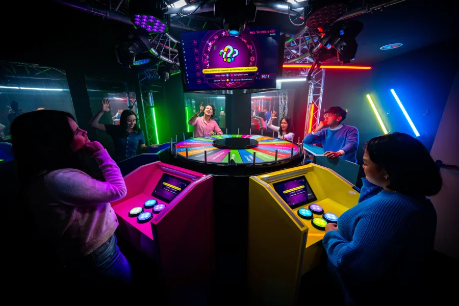 TEAMBUILDING &amp; EVENTOS COPORATIVOS
